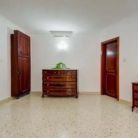 Апартаменты Authentic Maltese 3br With Terrace In By 360 Estates