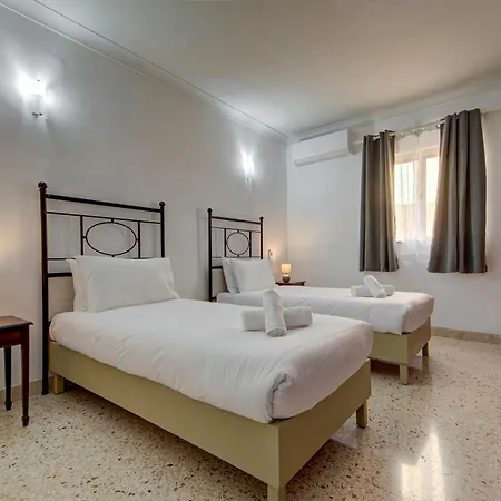 Authentic Maltese 3br With Terrace In By 360 Estates * Mosta