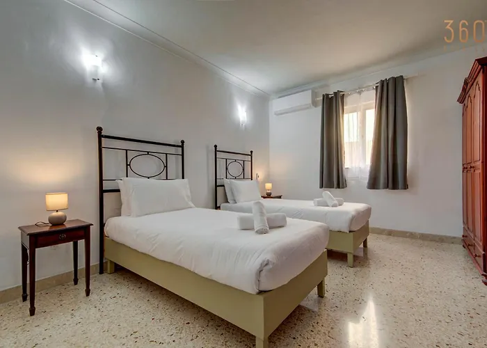 Authentic Maltese 3br With Terrace In By 360 Estates * Mosta