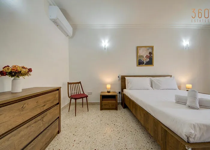 Authentic Maltese 3br With Terrace In By 360 Estates Apartament