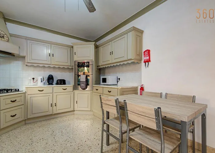 Authentic Maltese 3br With Terrace In By 360 Estates * Mosta